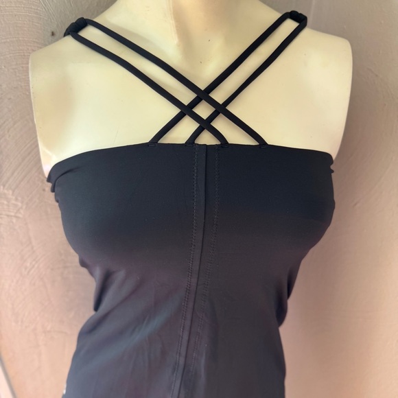 Lululemon black strappy tank size 6 built in bra - Picture 4 of 13